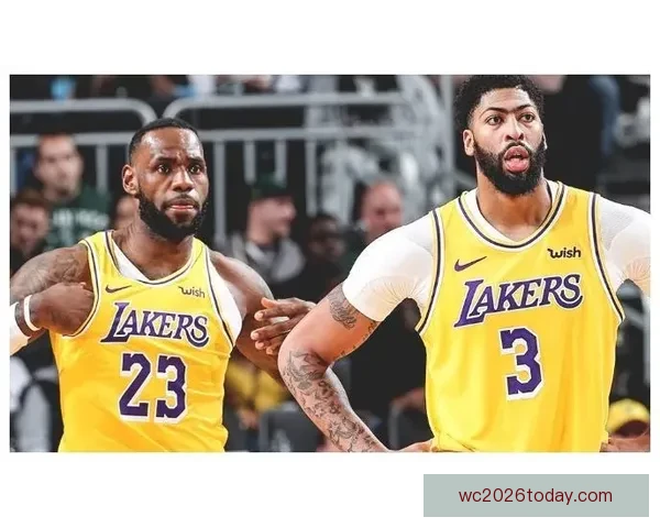 湖人提前缴械遭球迷痛批 勒布朗末节面无表情彻底失望